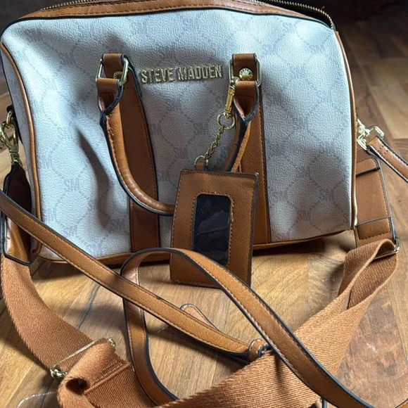 Steve Madden | Bags | Steve Madden Tan And Cream Backpack  display picture 3